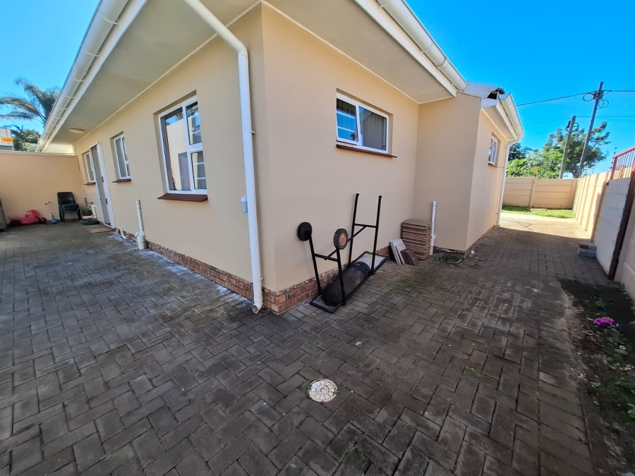 2 Bedroom Property for Sale in Gonubie Eastern Cape